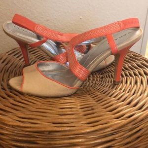 TAHARI Peep toe heels